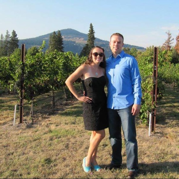 Meet your Posher, Laura - Picture 1 of 1